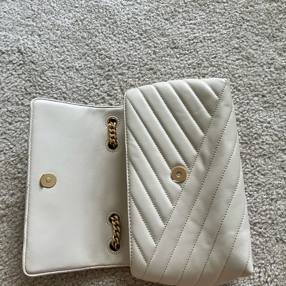Tory Burch small Kira chevron convertible shoulder bag in cream white - Picture 10 of 16